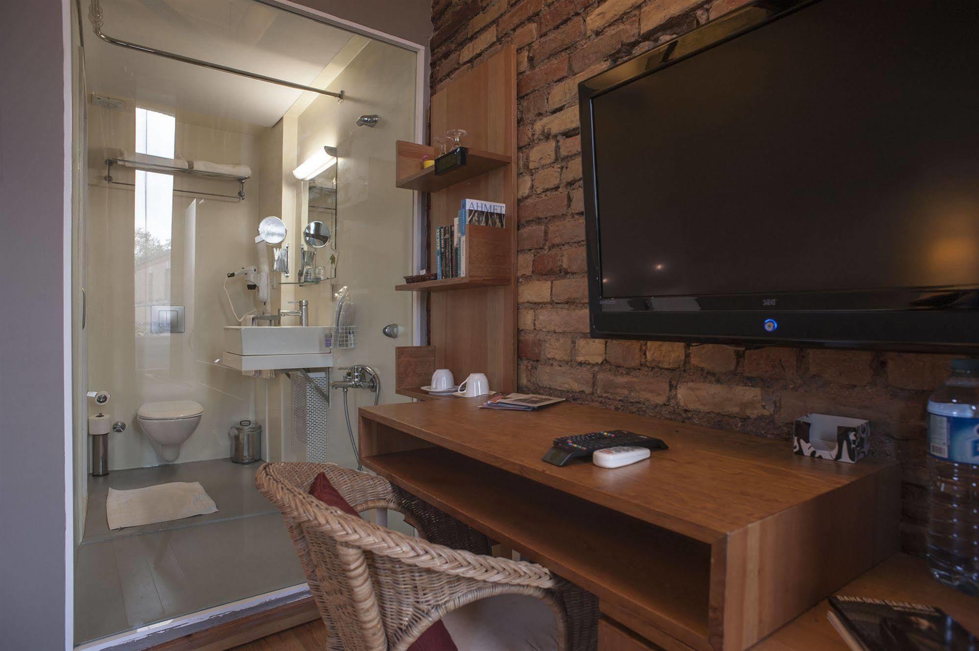 Peradays Hotel Istanbul Bagian luar foto